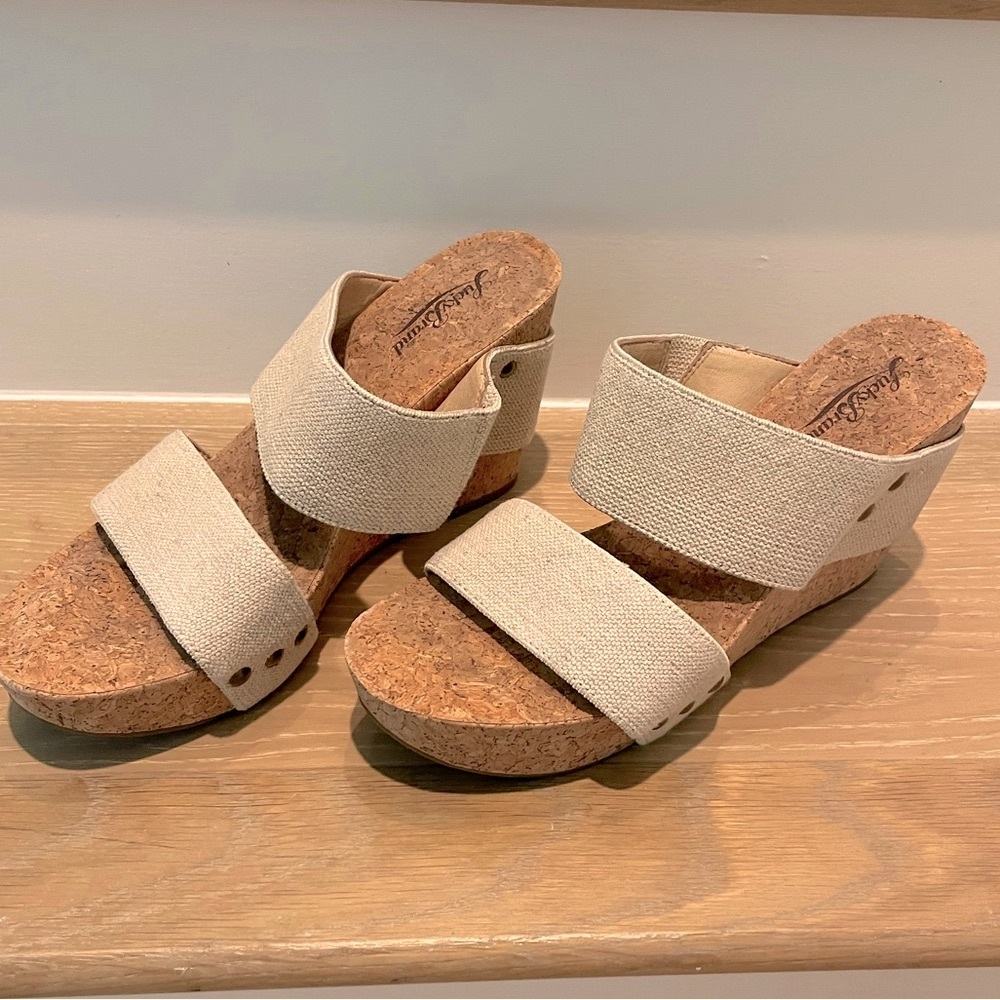Lucky 🍀 Brand Wedge Platform Sandals